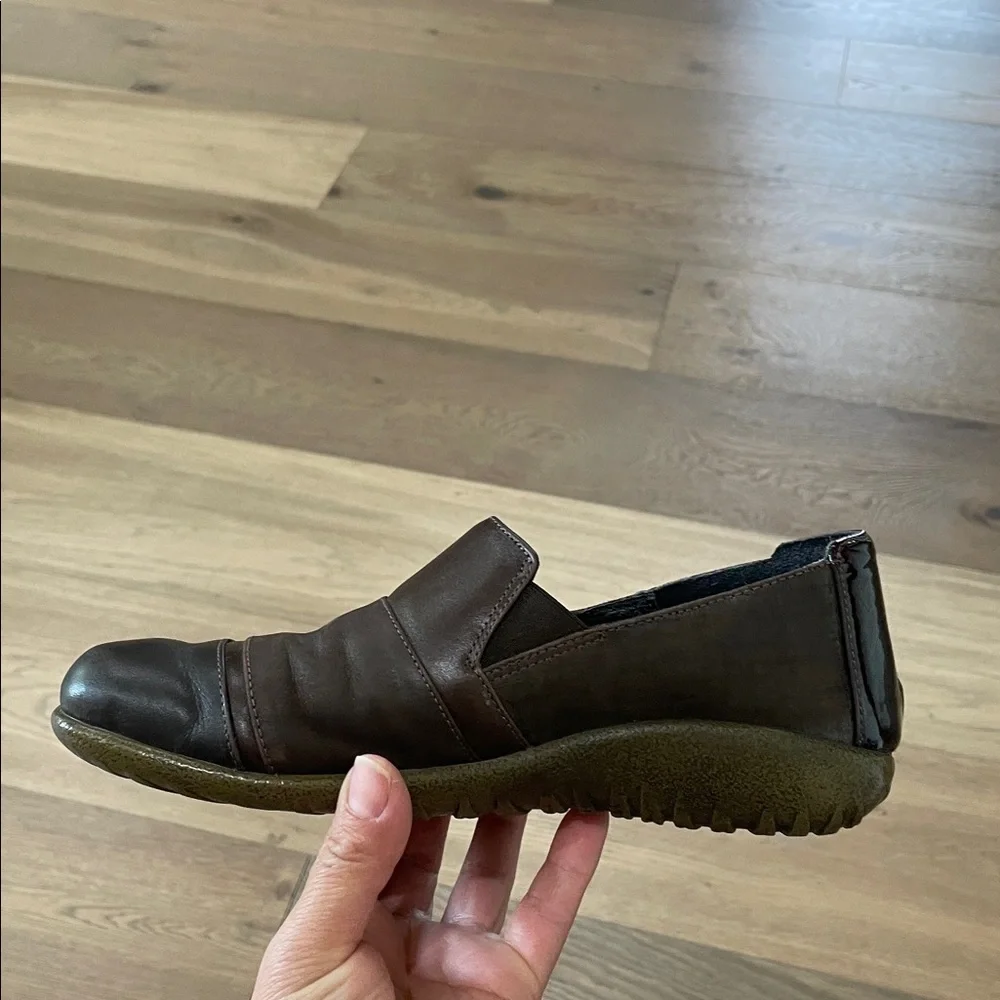 Naot Miro Flat Leather Comfort Shoes Women's Size EU 37 (US 6)
